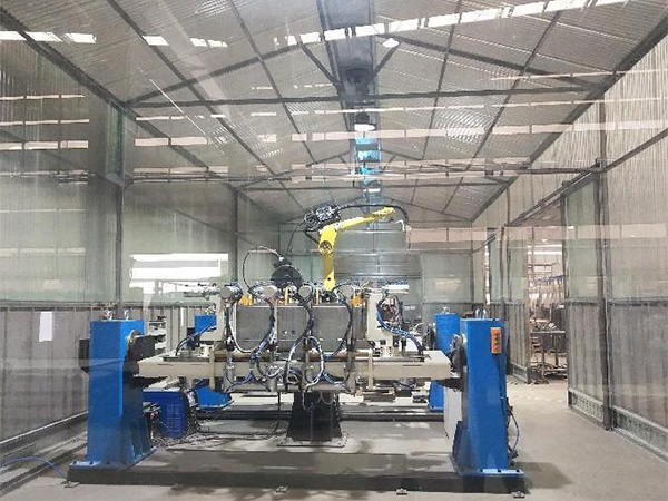 智能機器人焊接車間